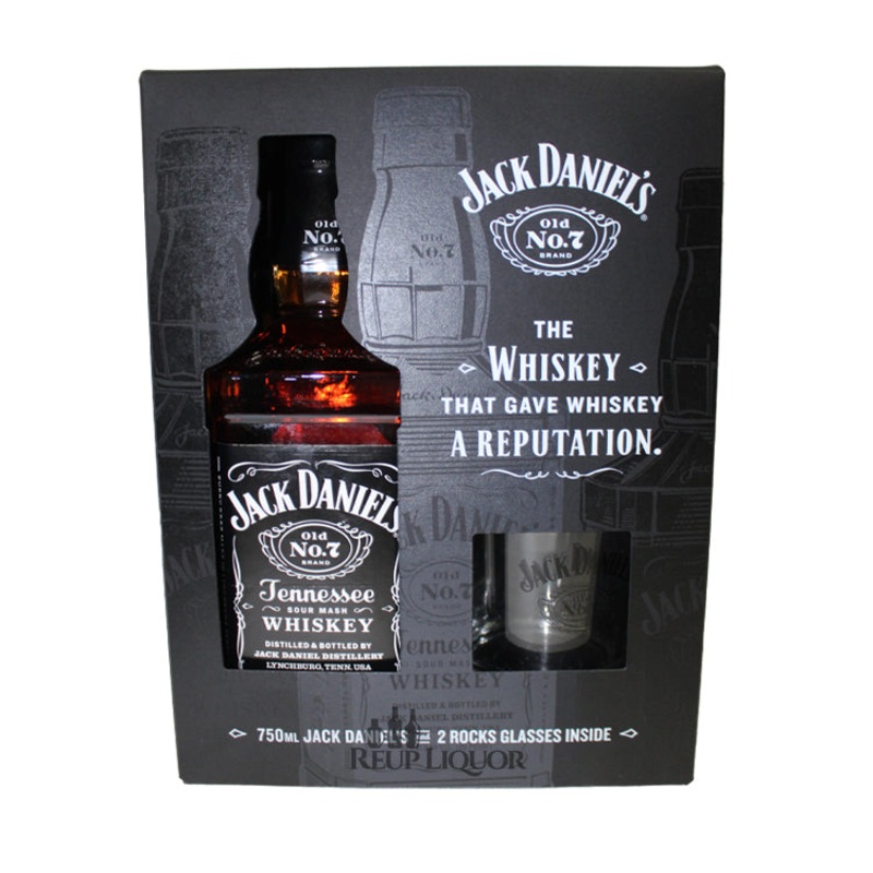 Jack Daniel’s No. 7 Sour Mash Whiskey Gift Set w/ 2 Glasses