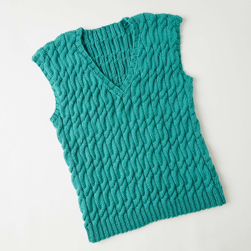 Red Heart Knit Men’s Golf Vest