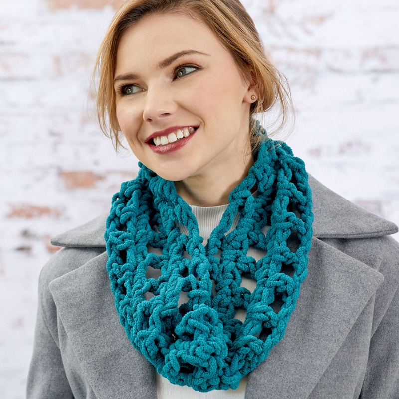 Red Heart Sumptuous Cowl|Single Size