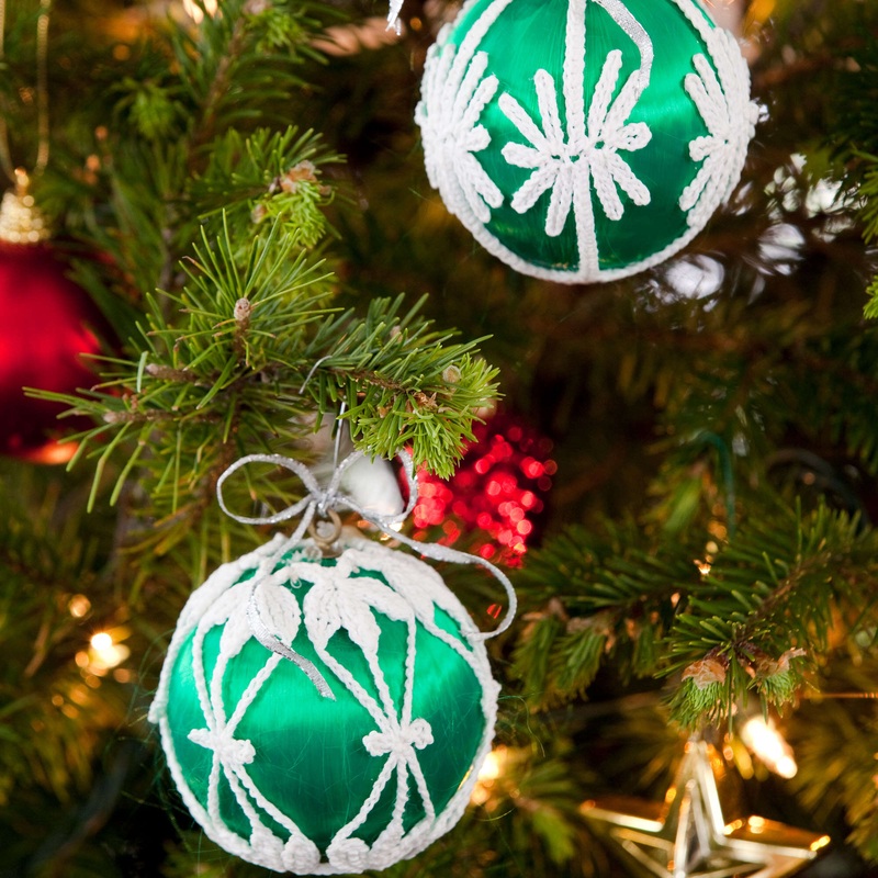 Aunt Lydia’s Crochet Decorative Christmas Ornaments