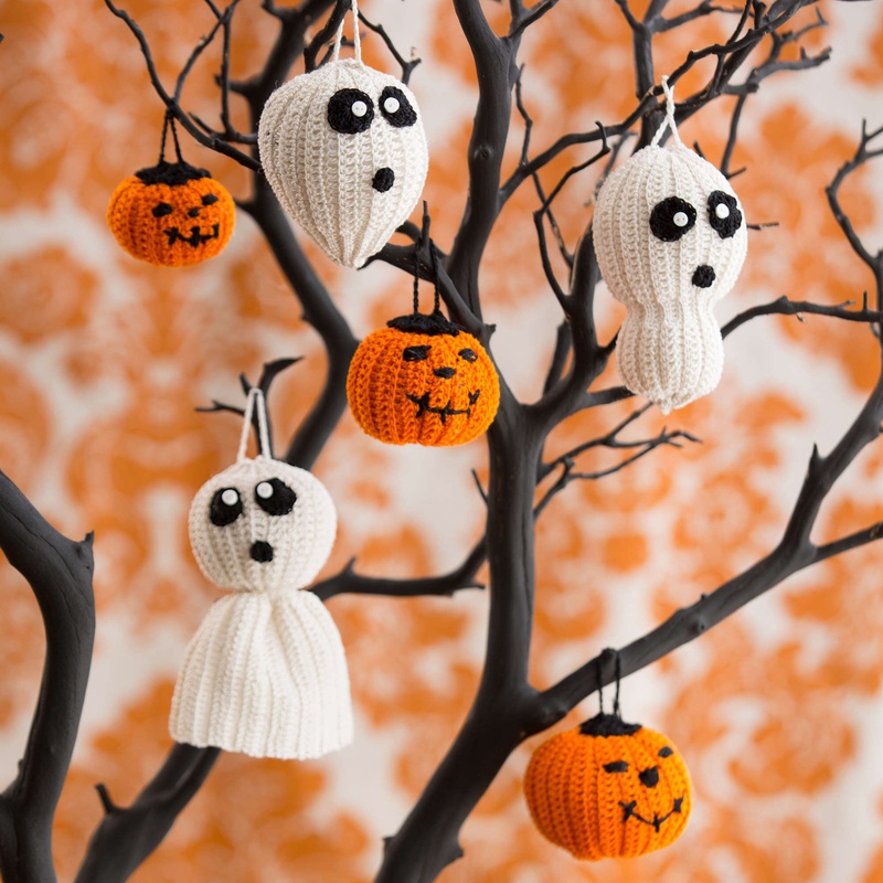 Aunt Lydia’s Crochet Halloween Tree of Spookiness