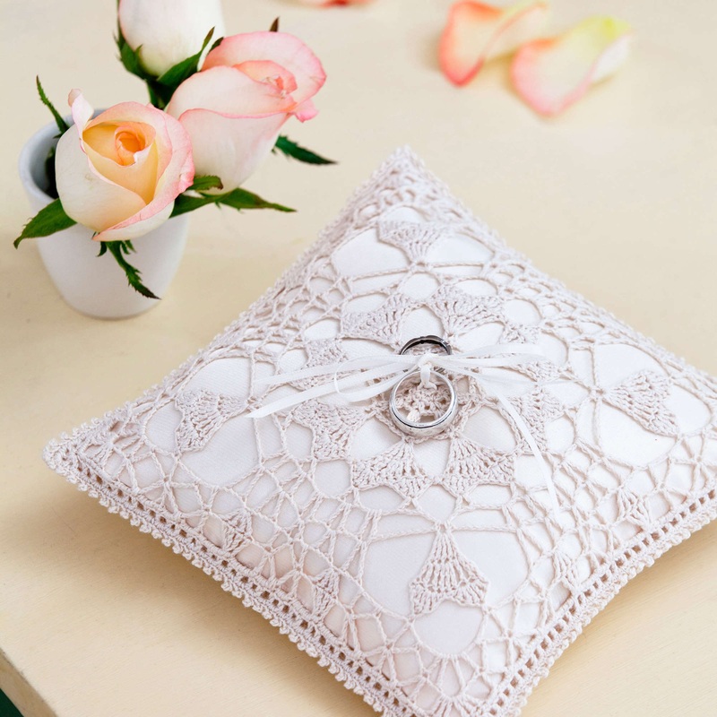 Aunt Lydia’s Crochet Heart’s Desire Ring Bearer Pillow