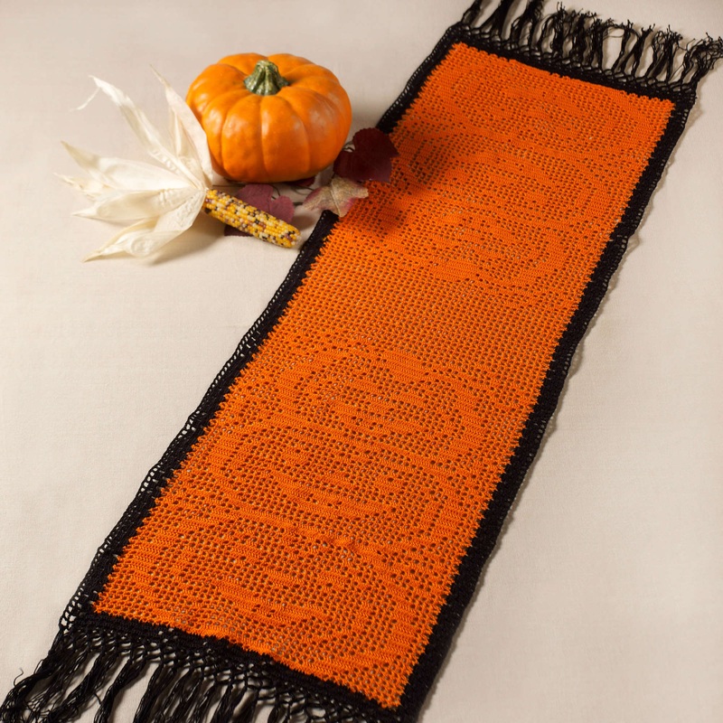 Aunt Lydia’s Crochet Stacked Pumpkin Table Runner