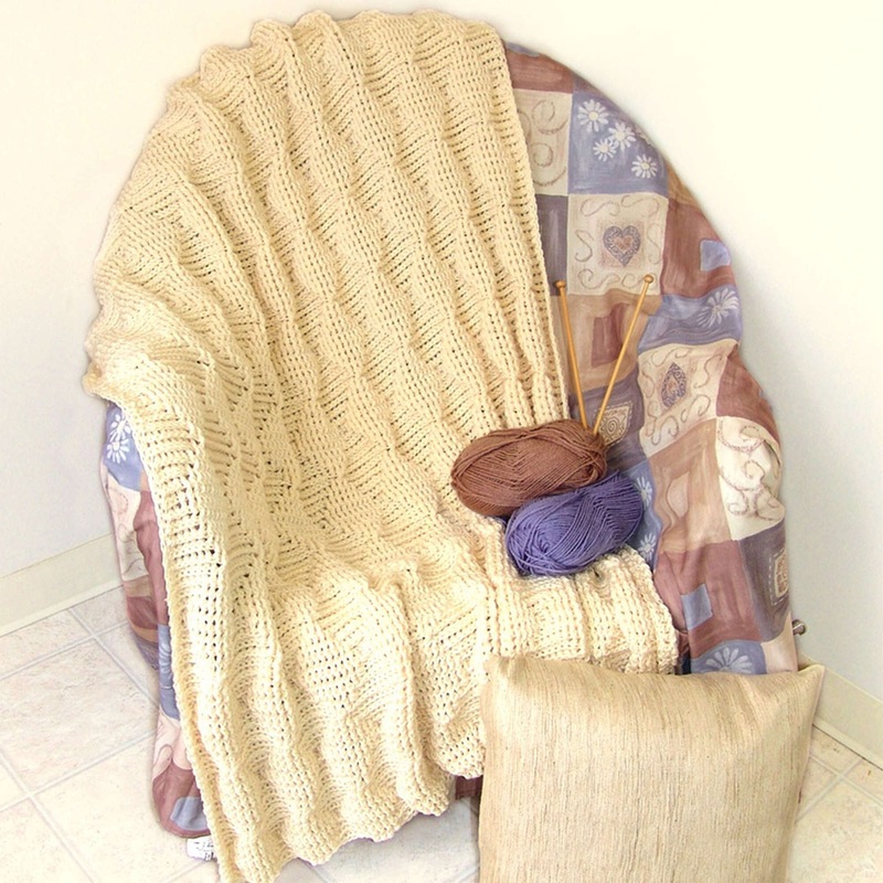 Bernat Afghan to Crochet|Single Size