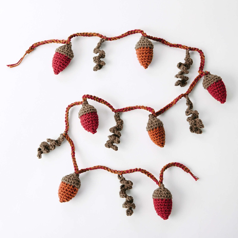 Bernat Autumn Acorns Garland|Single Size