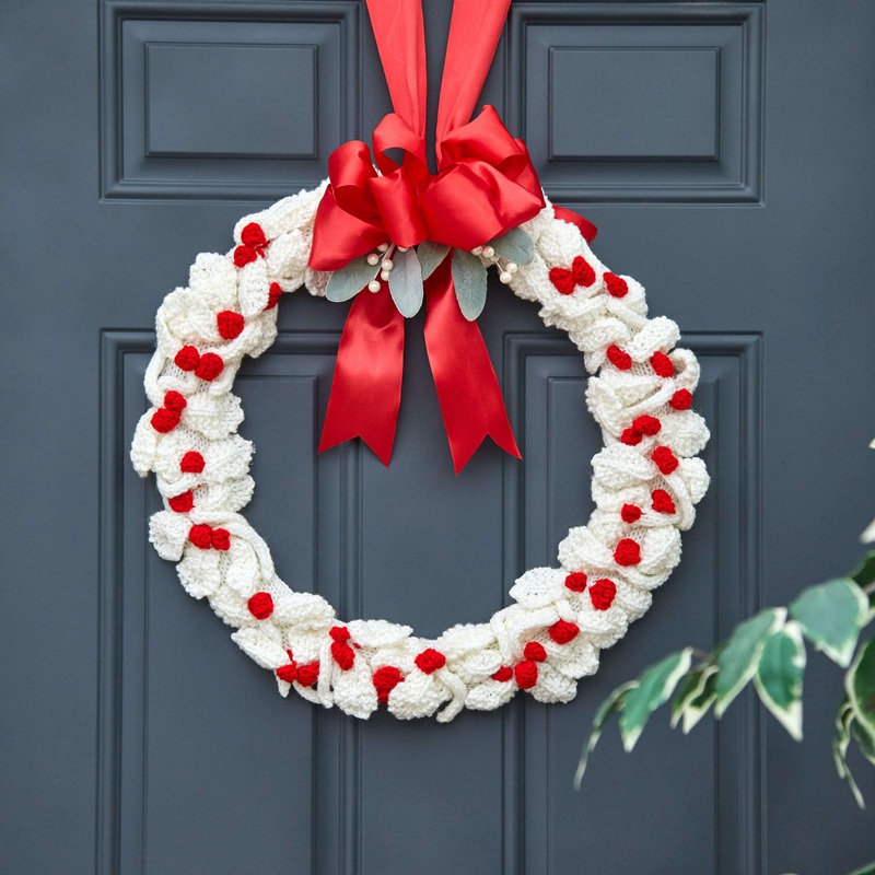 Red Heart Knit Berry Nice Wreath