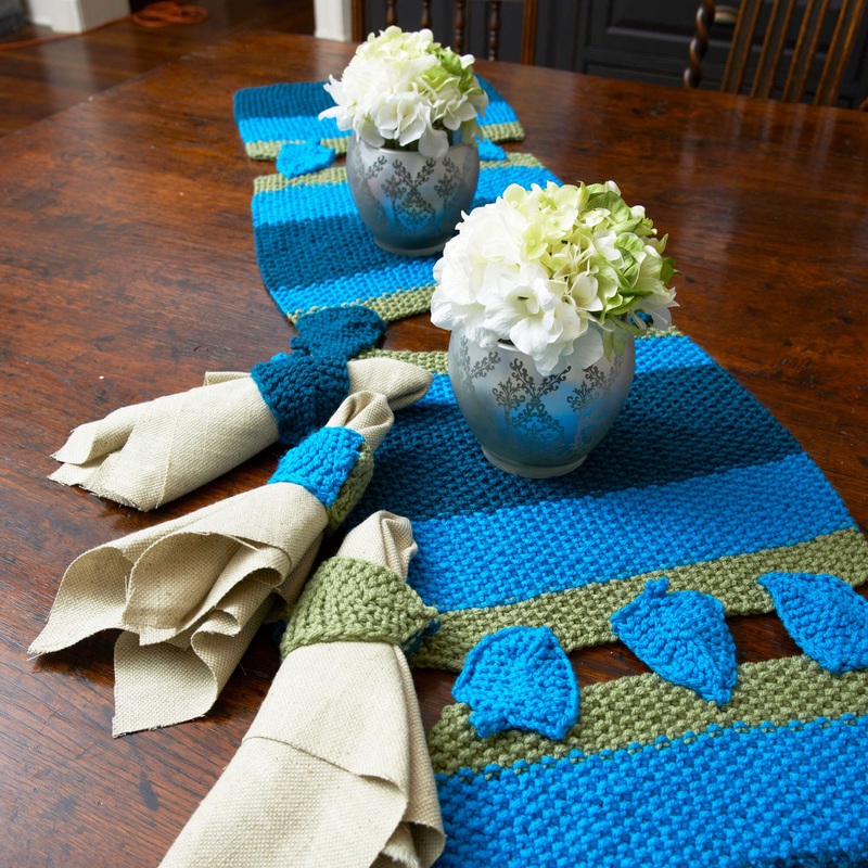 Red Heart Knit Dreidel Table Runner & Napkin Holders