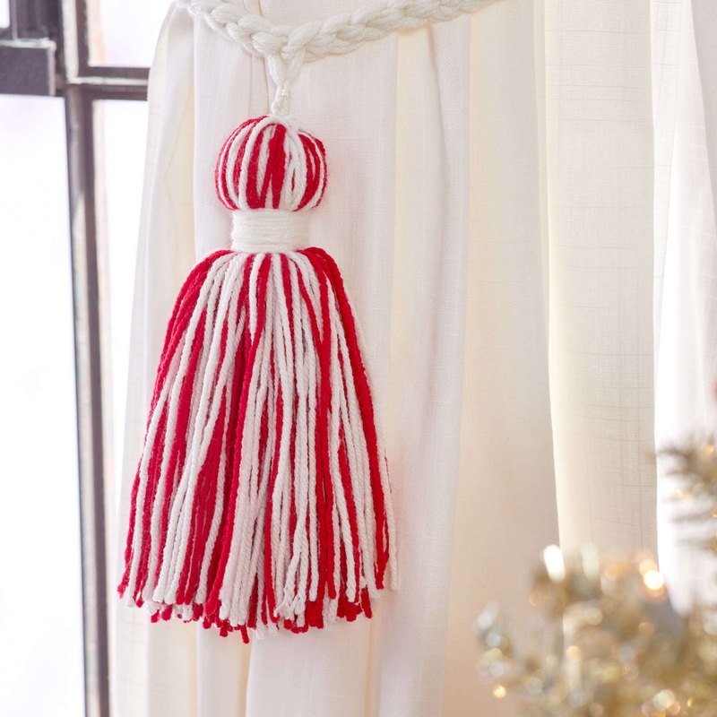 Red Heart Craft Holiday Tassel Decoration