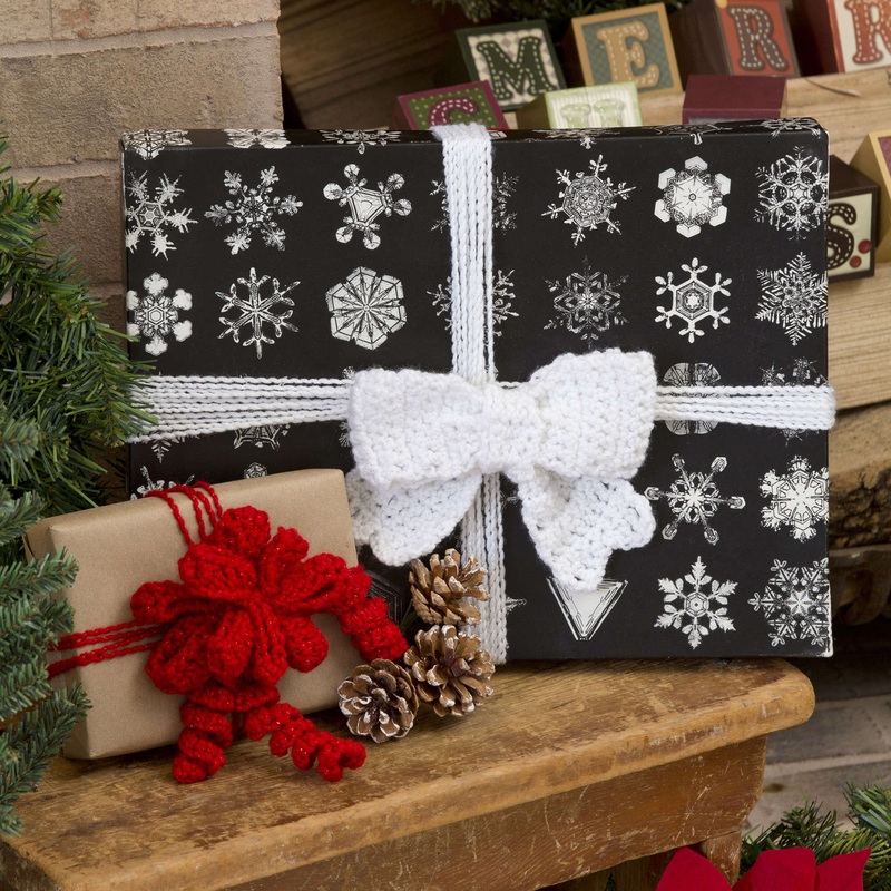 Red Heart Crochet Glamour Gift Bows