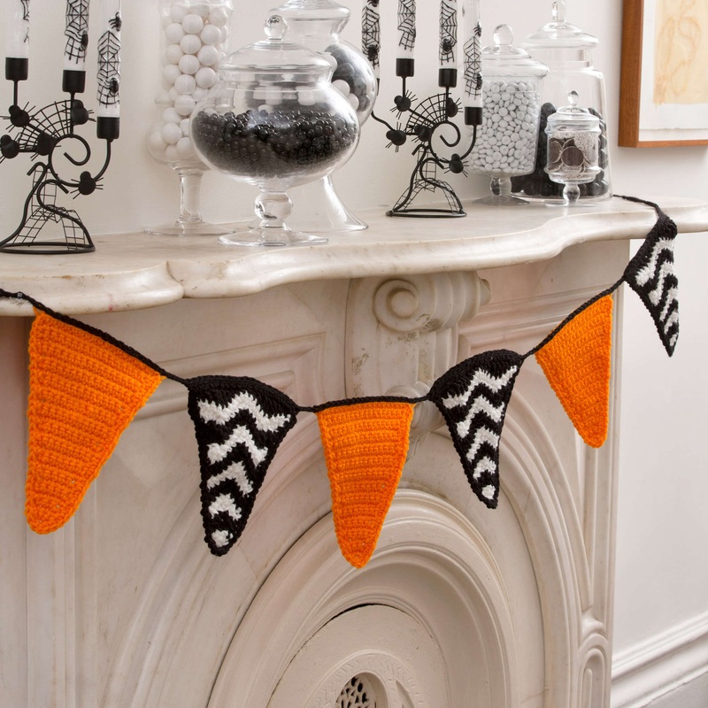 Red Heart Crochet Halloween Decor Party Banner