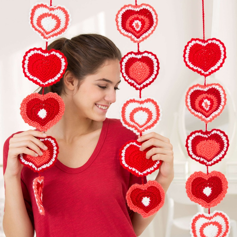 Red Heart Heart Strings Garland