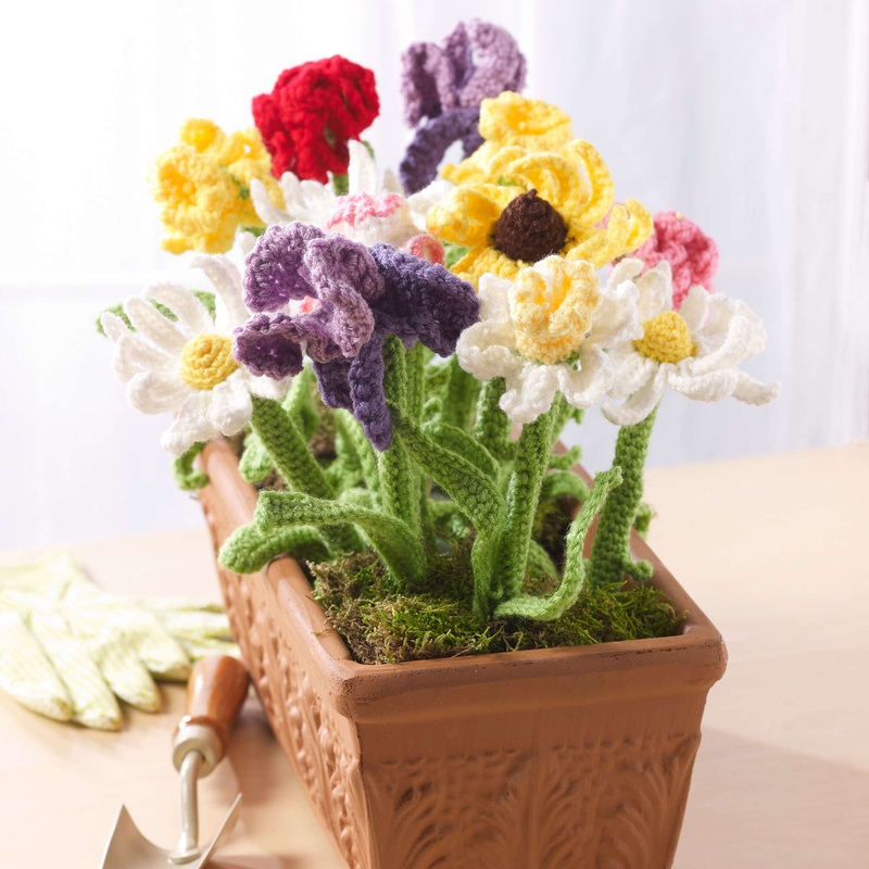 Red Heart Crochet Mom’s Day Bouquet