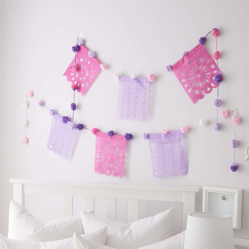 Red Heart Craft Pompoms and Hearts Banner