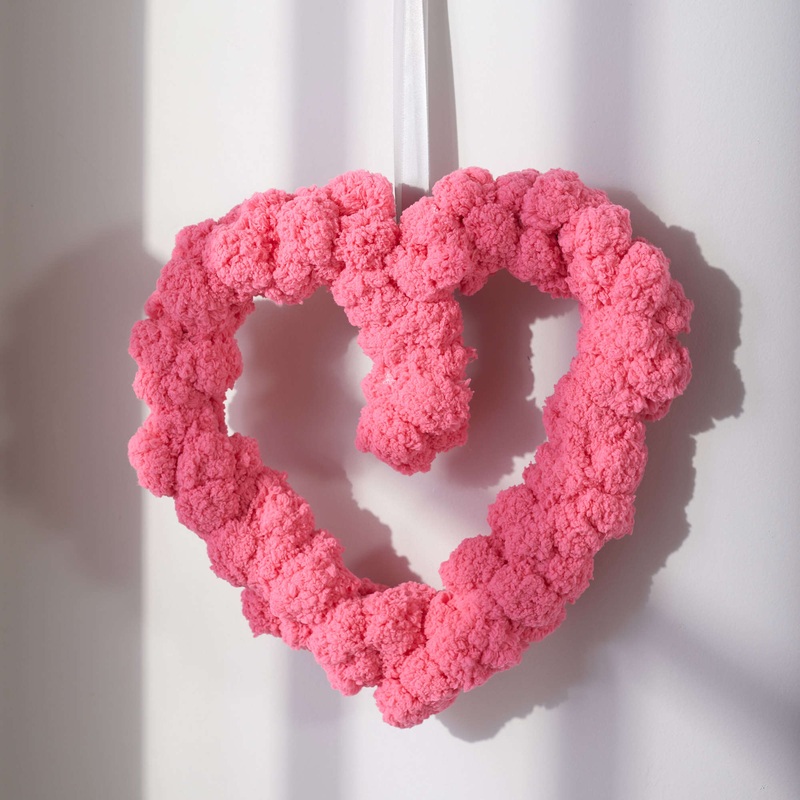 Red Heart Pom-dorable Heart Wreath