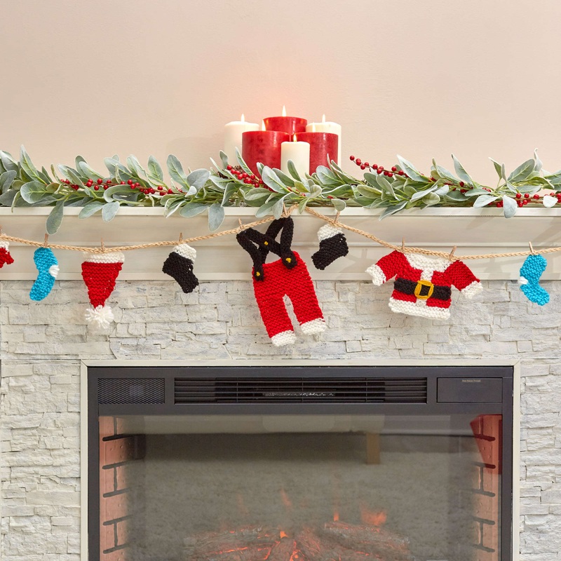 Red Heart Santa’s Wardrobe Garland