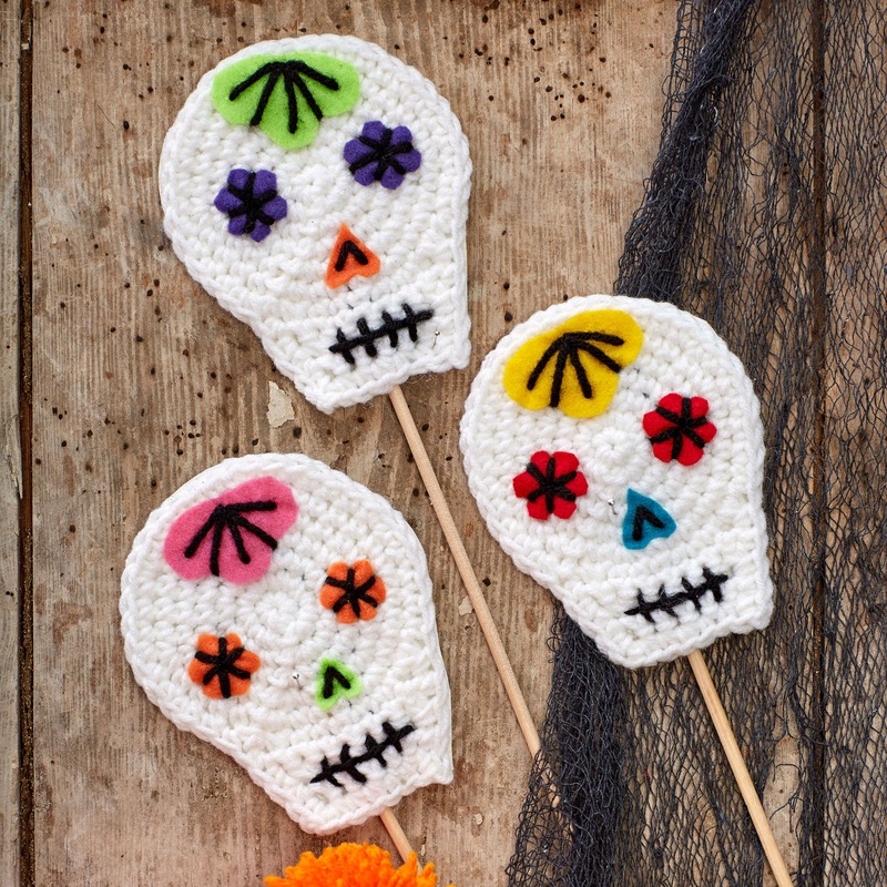 Red Heart Crochet Skull Party Sticks & Pompoms