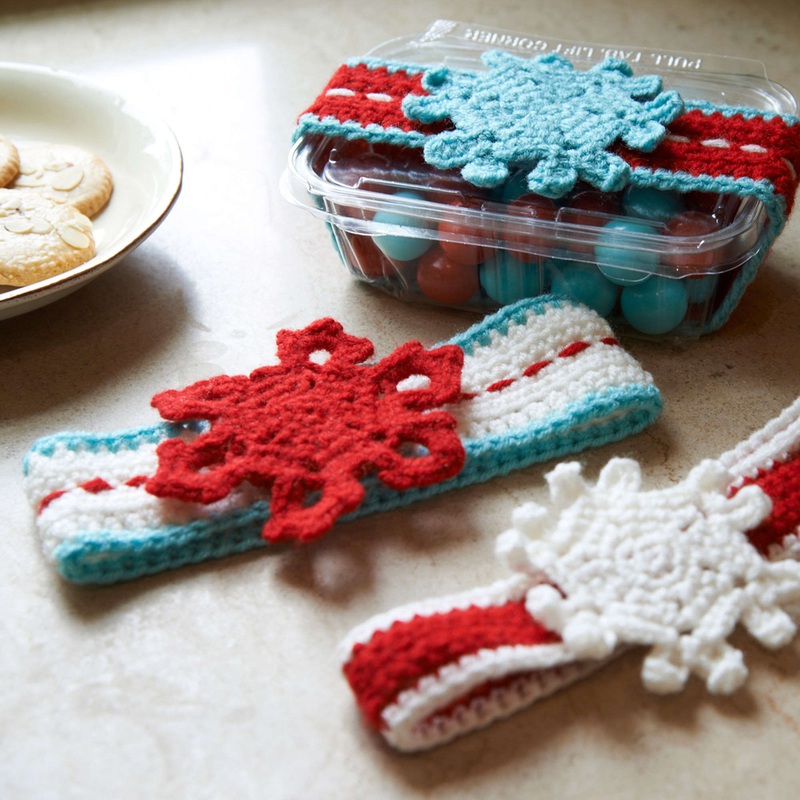Red Heart Crochet Snowflake Sweet Treat Wrapper