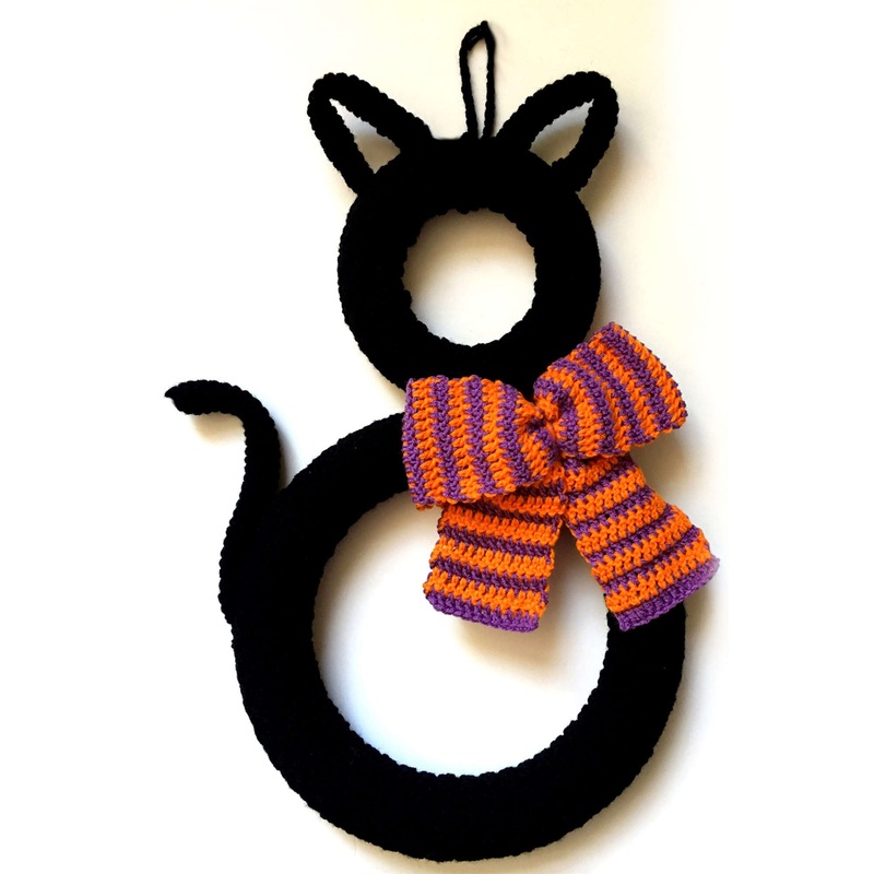Red Heart Crochet Superstitious Black Cat Wreath