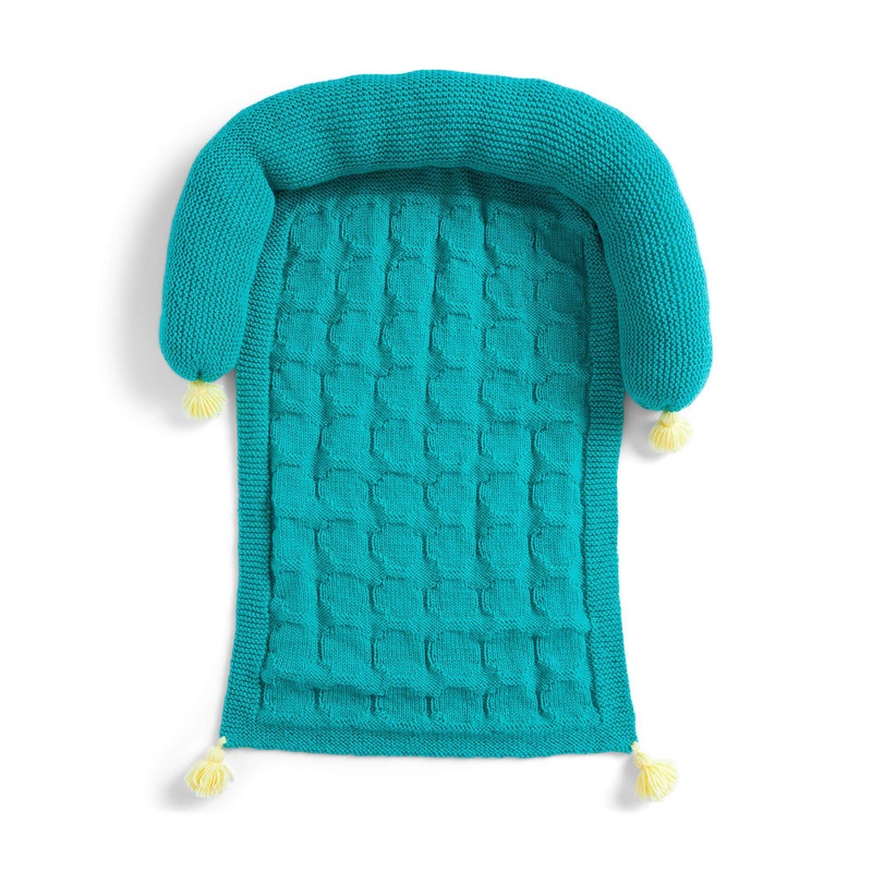 Red Heart Circle Stitch Knit Sofa Saver Pet Blanket